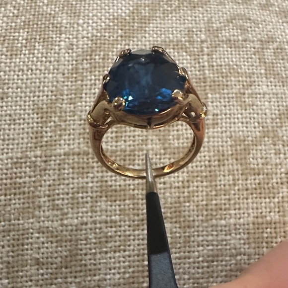 Elegant Blue and Gold Women's Ring - Picture 1 of 8